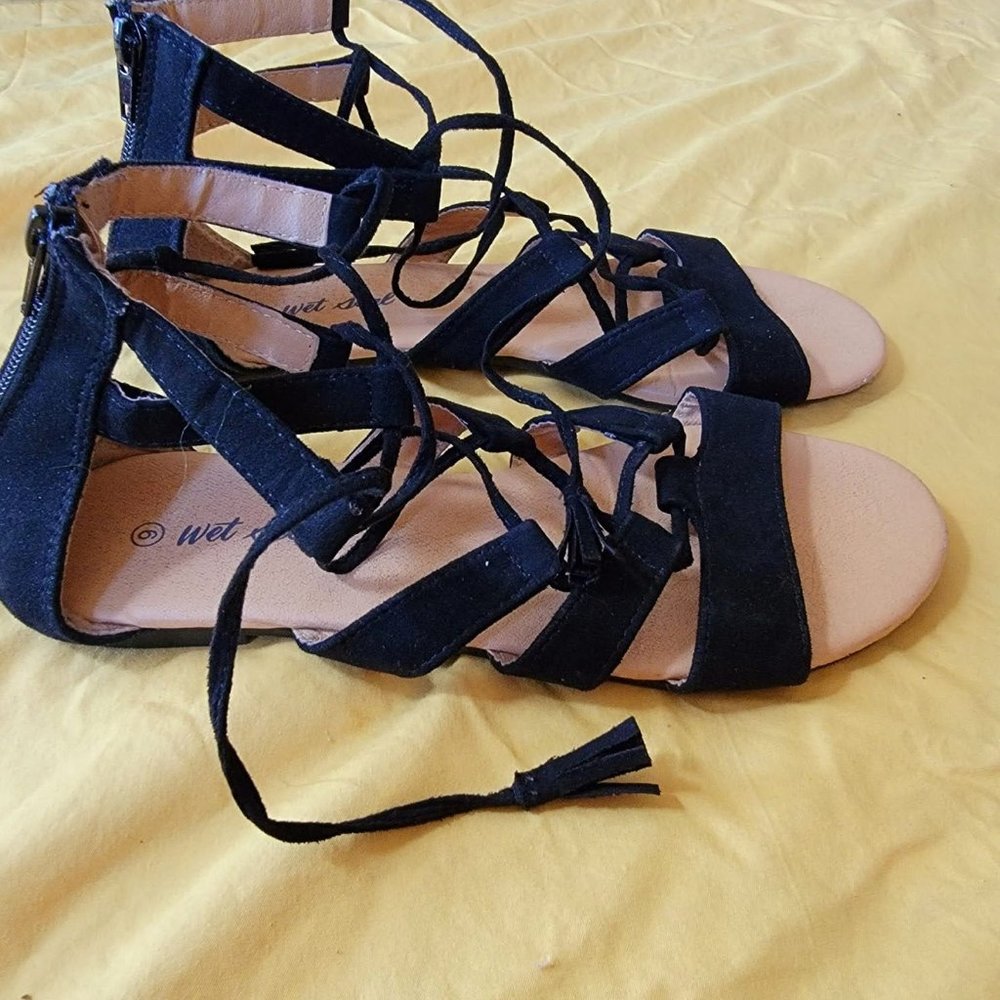 Women's black sandals